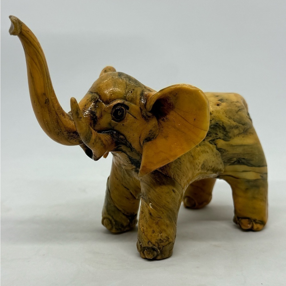 Vintage Crushed Oyster Shell Elephant Figurine Philippines Trunk Up Hand Carved - Picture 3 of 6